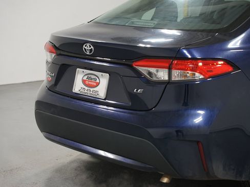 Used 2022 Toyota Corolla LE image 9