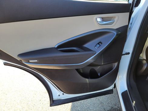 Used 2017 Hyundai Santa Fe Sport image 14