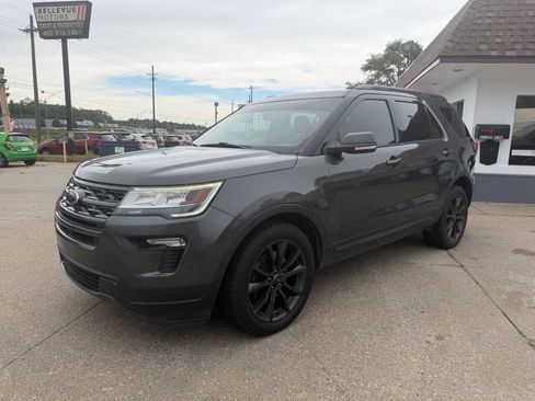 Used 2019 Ford Explorer XLT w/ Equipment Group 202A AWD/4WD image 2
