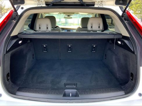 Used 2019 Cadillac XT4 Luxury image 34