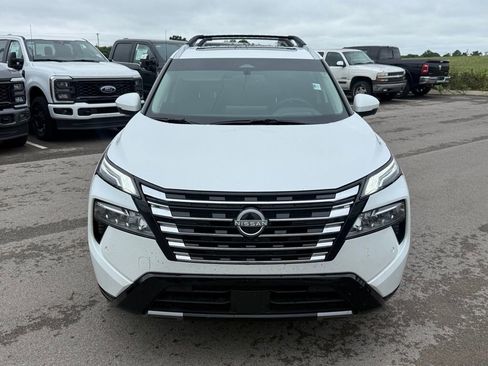 Used 2025 Nissan Rogue Platinum w/ Platinum Premium Package FWD image 24