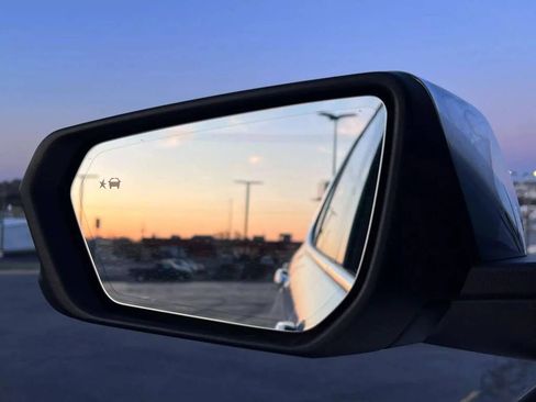 Used 2019 Chevrolet Equinox Premier image 27