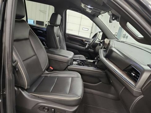 Used 2025 Chevrolet Tahoe Premier RWD image 38