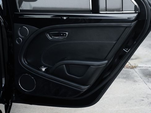 Used 2015 Bentley Mulsanne image 40