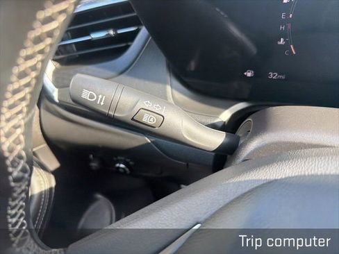 Used 2025 Buick Encore GX Preferred FWD image 32