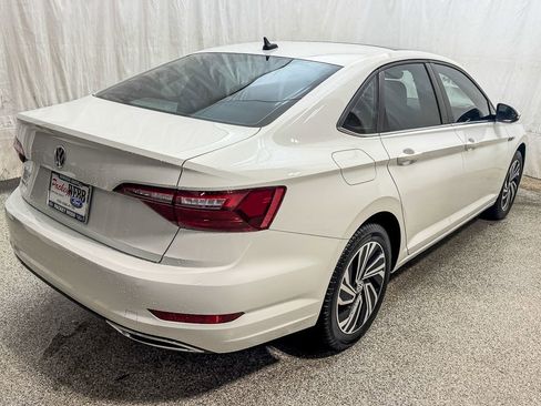 Used 2021 Volkswagen Jetta SEL Premium image 9