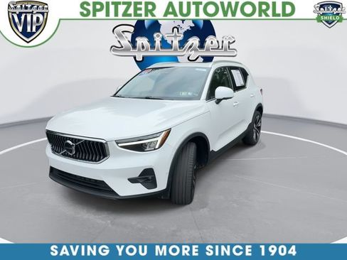 Used 2024 Volvo XC40 B5 Plus w/ Climate Package AWD/4WD image 4