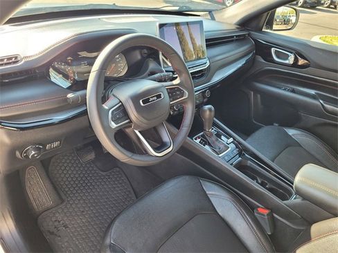 Used 2024 Jeep Compass Trailhawk image 7