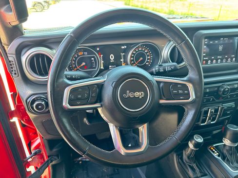 Used 2019 Jeep Wrangler Unlimited Sahara w/ Safety Group AWD/4WD image 14