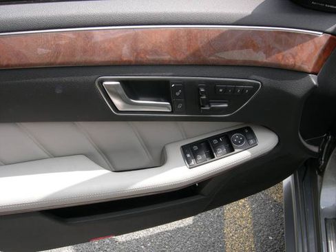 Used 2013 Mercedes-Benz E 350 Sedan image 10
