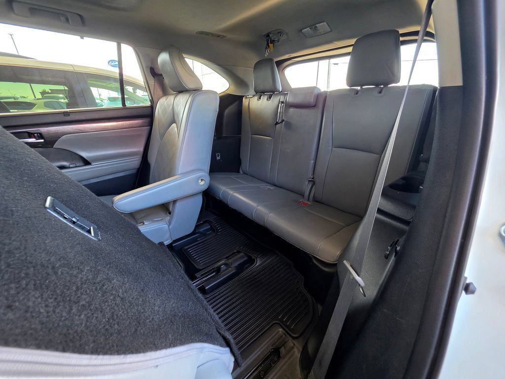 Used 2021 Toyota Highlander Platinum AWD/4WD image 66
