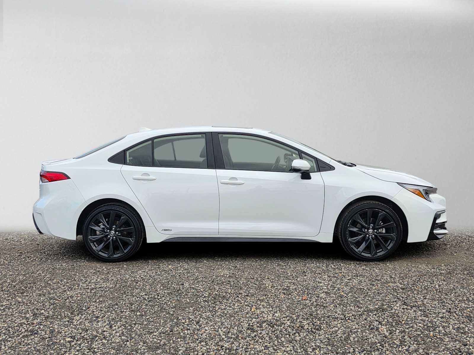 Used 2024 Toyota Corolla SE w/ SE Package AWD/4WD image 2
