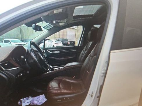 Used 2018 Buick Enclave Avenir w/ Avenir Technology Package AWD/4WD image 6