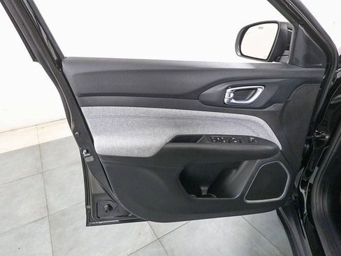 New 2026 Jeep Compass Latitude image 7