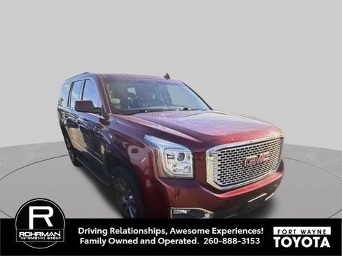 Used 2017 GMC Yukon Denali w/ Open Road Package AWD/4WD image 3