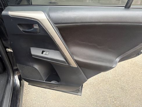 Used 2014 Toyota RAV4 LE AWD/4WD image 16