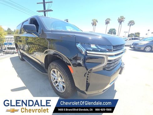 Used 2024 Chevrolet Suburban LT RWD image 7