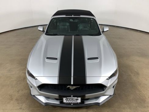 Used 2018 Ford Mustang Premium image 4