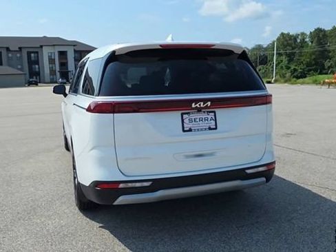 Used 2023 Kia Carnival EX FWD image 6