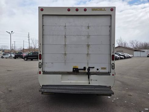 Used 2018 Ford E-350 and Econoline 350 Super Duty w/ Power Windows & Locks Group RWD image 5