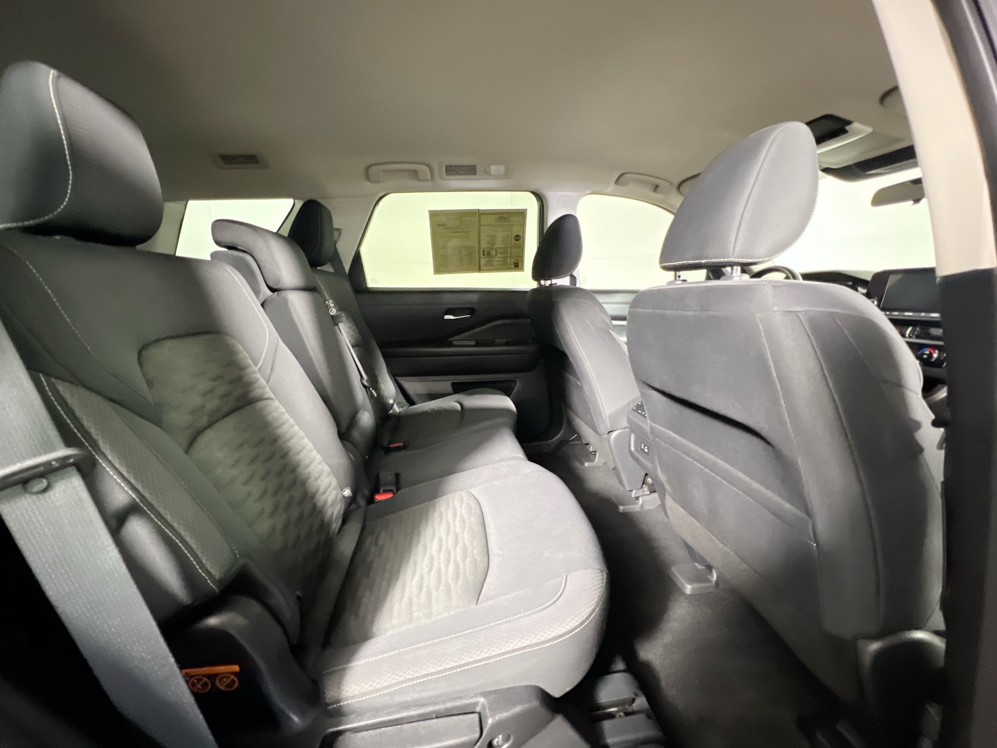 Used 2022 Nissan Pathfinder SV FWD image 33