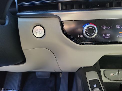 Certified 2025 Kia Sorento S FWD image 21