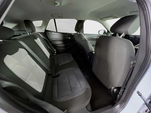 Used 2025 Chevrolet Trax LS FWD image 25