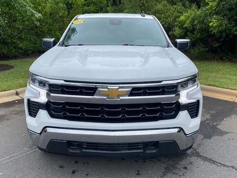 Used 2023 Chevrolet Silverado 1500 LT AWD/4WD image 2