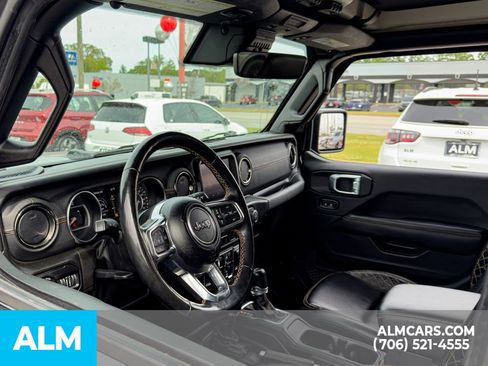 Used 2022 Jeep Wrangler Unlimited Sahara AWD/4WD image 11