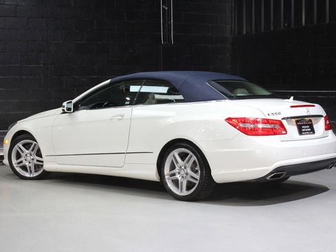 Used 2011 Mercedes-Benz E 550 Cabriolet image 9