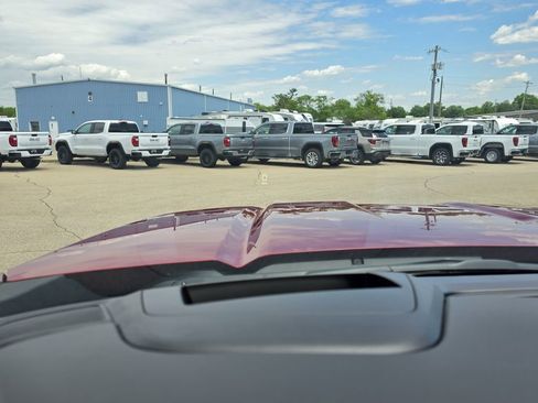 New 2026 GMC Sierra 2500 AT4 w/ AT4 Premium Plus Package AWD/4WD image 24