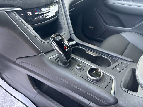 Used 2024 Cadillac XT6 Luxury w/ LPO, Floor Liner Package image 25