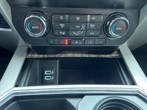 Used 2019 Ford F350 Lariat w/ Lariat Value Package image 30