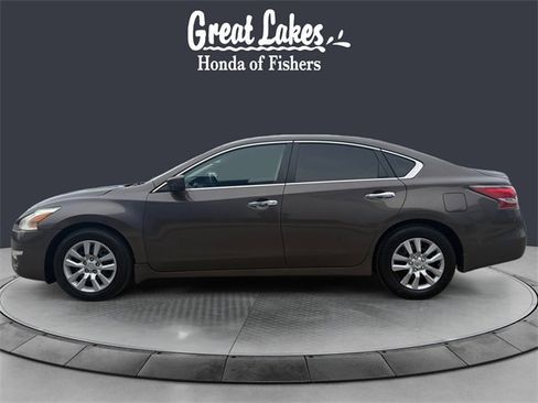 Used 2014 Nissan Altima 2.5 S image 2