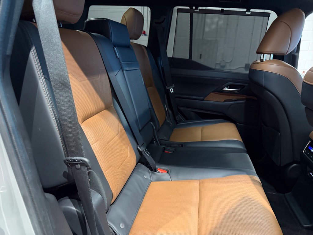 Used 2024 Lexus GX 550 w/ Accessory Package (Z1) AWD/4WD image 42