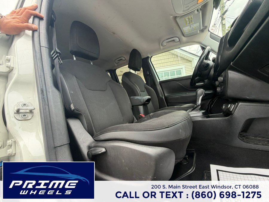 Used 2019 Jeep Renegade Altitude w/ Quick Order Package 2XM AWD/4WD image 17