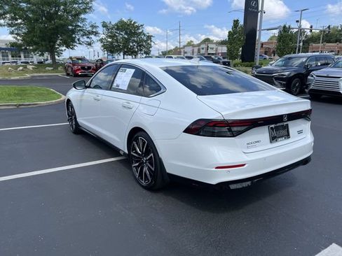 Used 2025 Honda Accord Touring image 5