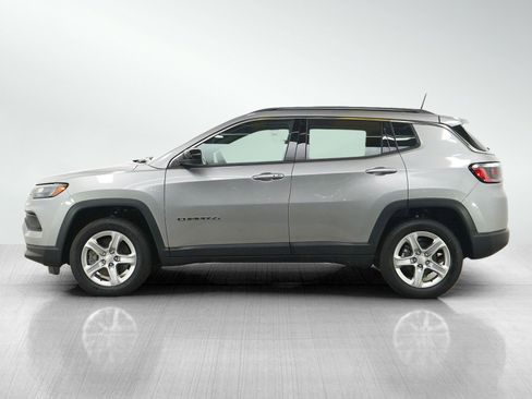 Used 2023 Jeep Compass Latitude w/ Sun and Sound Group AWD/4WD image 2