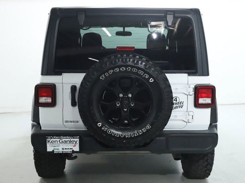 Used 2022 Jeep Wrangler Willys image 39