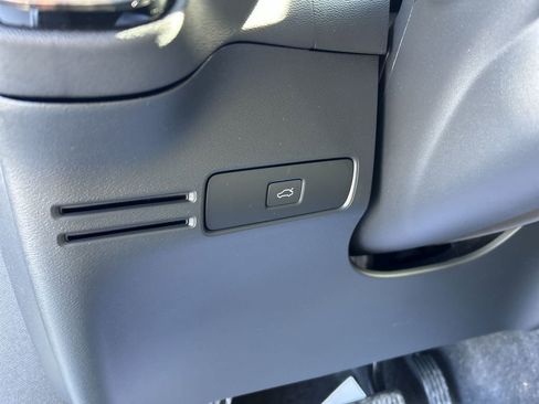 New 2026 Volvo XC40 B5 Plus w/ Protection Package Premier image 17