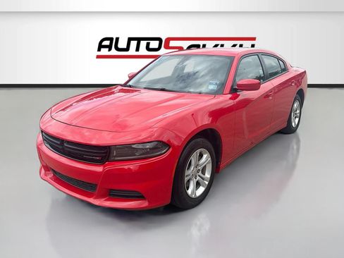 Used 2022 Dodge Charger SXT RWD image 3