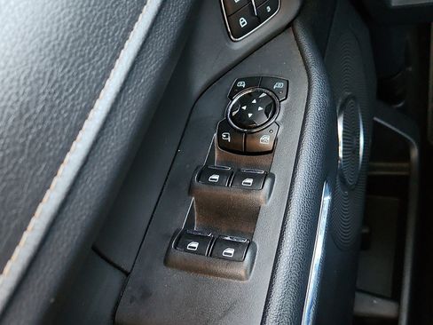 Used 2023 Ford Expedition XLT RWD image 17