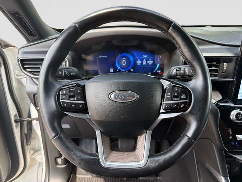 Used 2023 Ford Explorer Platinum w/ Technology Package AWD/4WD image 30