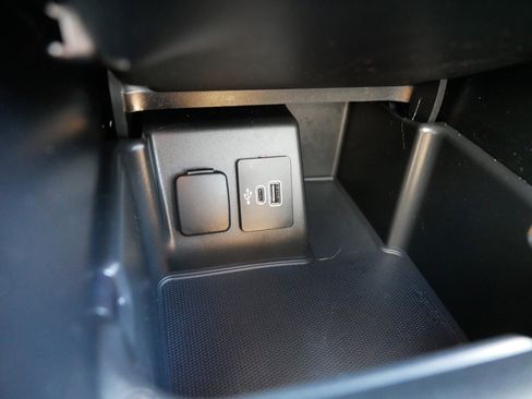 Used 2025 Ford Explorer ST-Line image 33