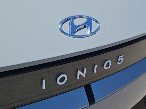 Certified 2024 Hyundai Ioniq 5 SEL RWD image 12