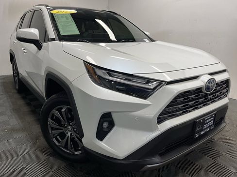 Used 2022 Toyota RAV4 Limited image 1