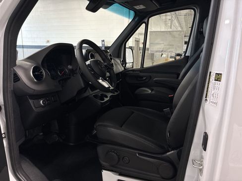 New 2025 Mercedes-Benz Sprinter 2500 image 10