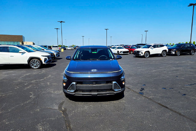 New 2027 Hyundai Kona SE AWD/4WD image 2