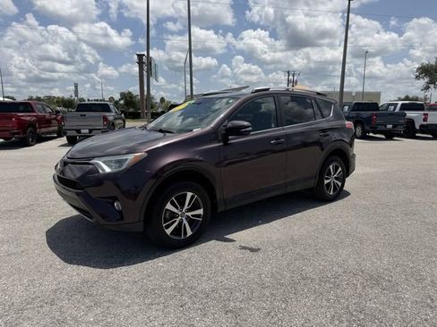 Used 2018 Toyota RAV4 XLE FWD image 11