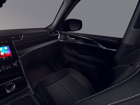 New 2026 Jeep Grand Cherokee Laredo image 7